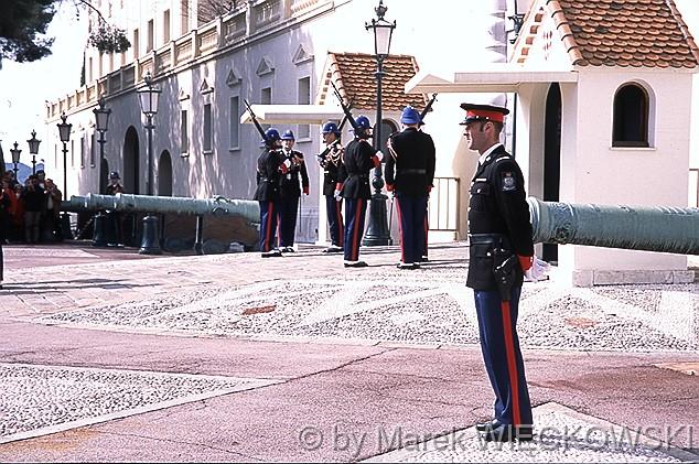 monaco_palac_ksiecia_zmiana_warty